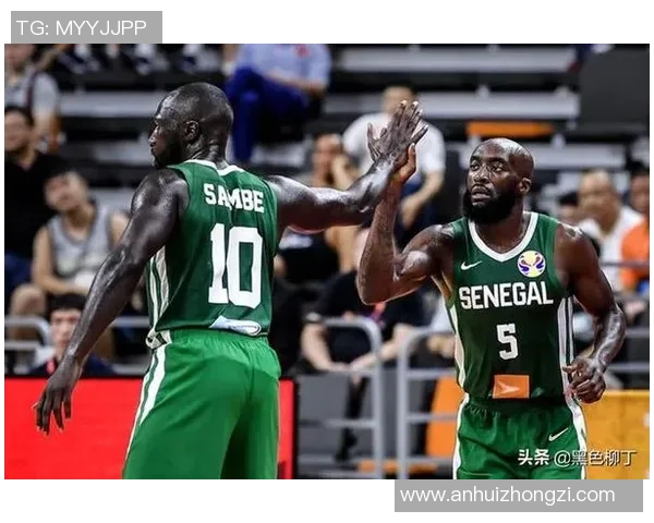 杭州足球队以80分领跑世界杯积分榜展现强大实力与团队合作精神 杭州足球队以80分领跑世界杯积分榜展现强大实力与团队合作精神